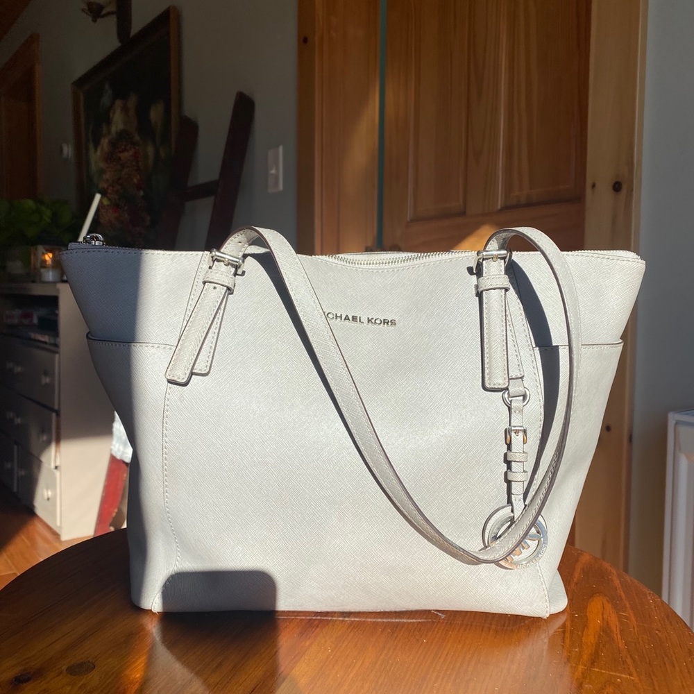 Micheal Kors Jet Set Tote